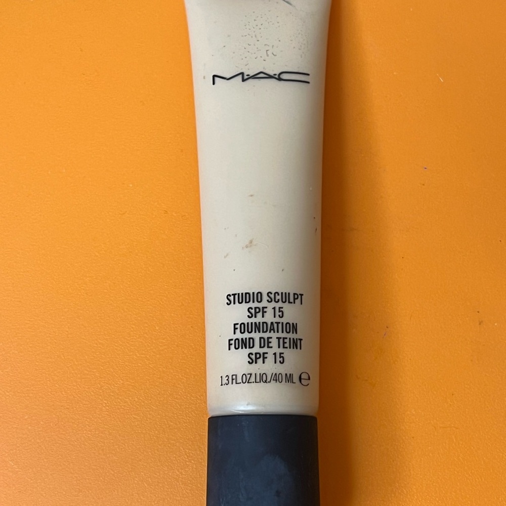 MAC Studio Sculpt Foundation SPF 15